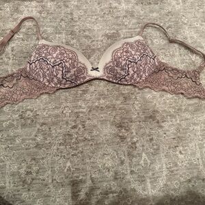 Victoria’s Secret dream angels padded Elegant Lace Women's Bra in Pink and Black